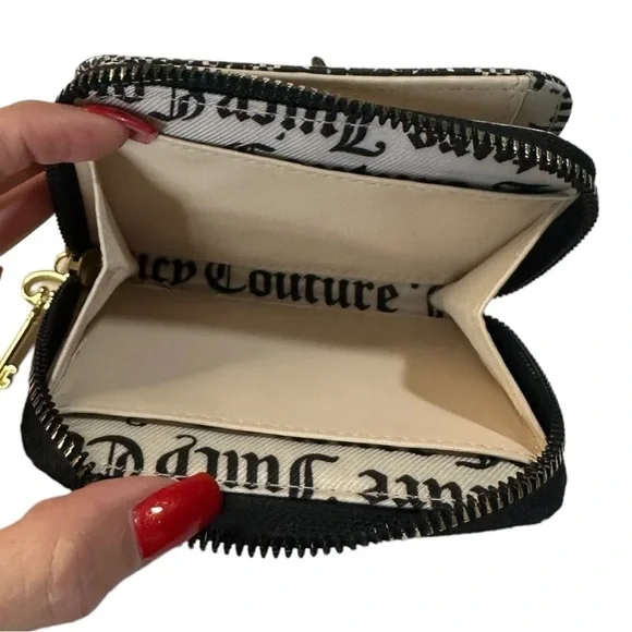 Juicy Couture Zip Around Wallet With Key Charm Zipper Pull And Heart Charm - Picture 4 of 4